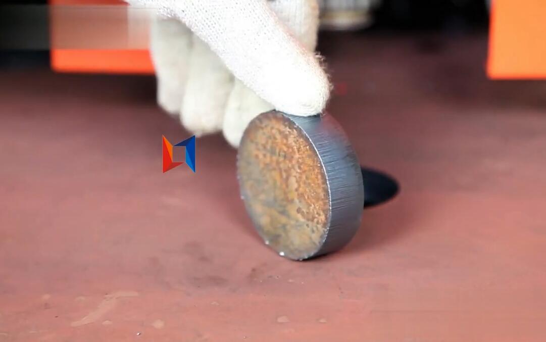 領(lǐng)秀激光LXF1530光纖激光切割機(jī)切割碳鋼16mm